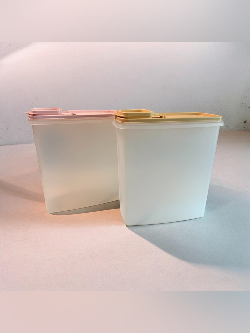 Vintage Set OF 2 Tupperware Lg Cereal Keeper Container Pour Spout Lid 1588-3